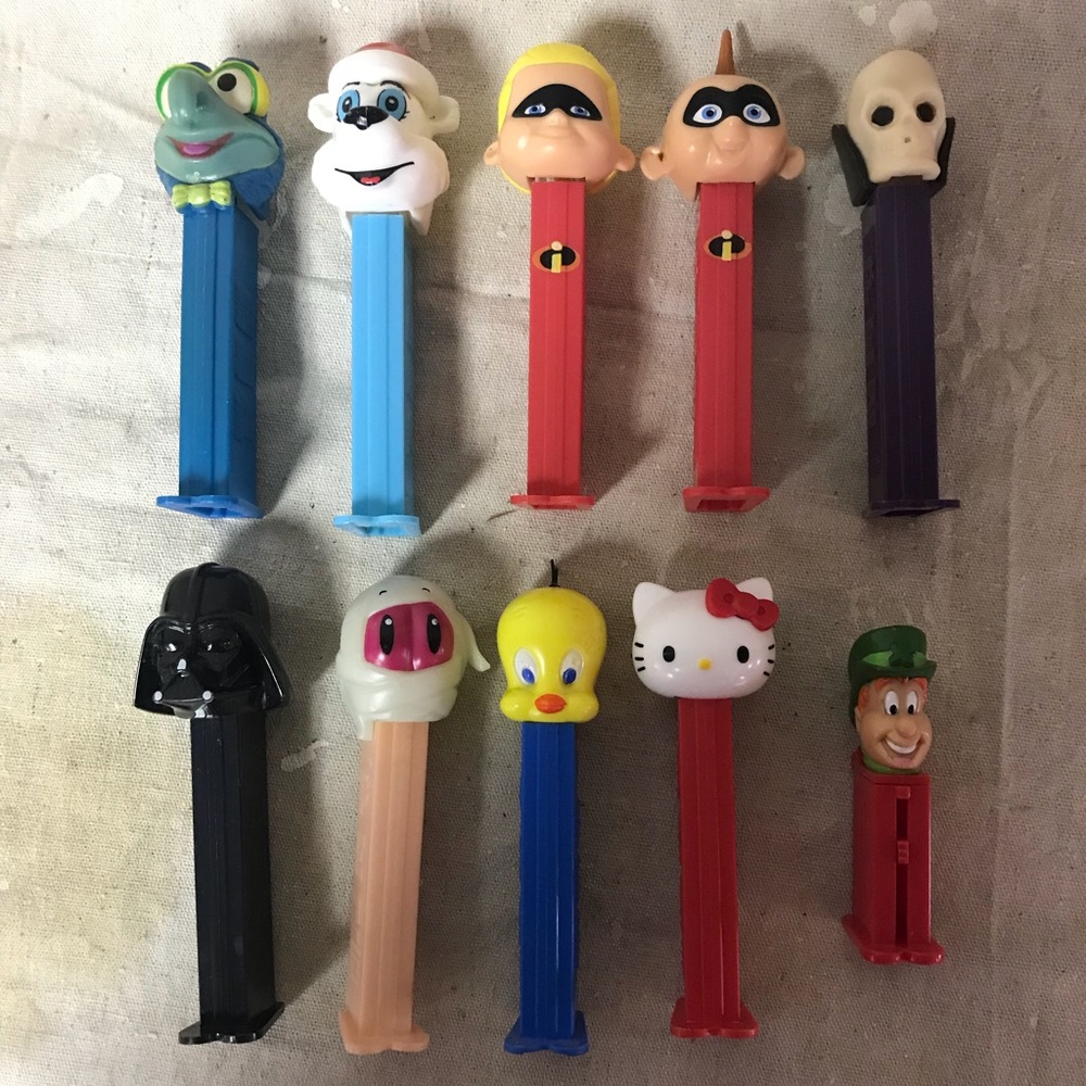 PEZ dispenser collectibles (10pcs)